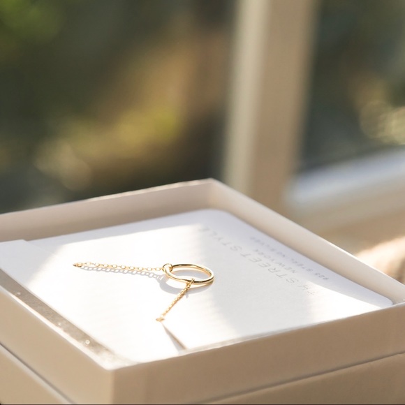 Circle Necklace | 14k Gold Plated - Picture 6 of 8